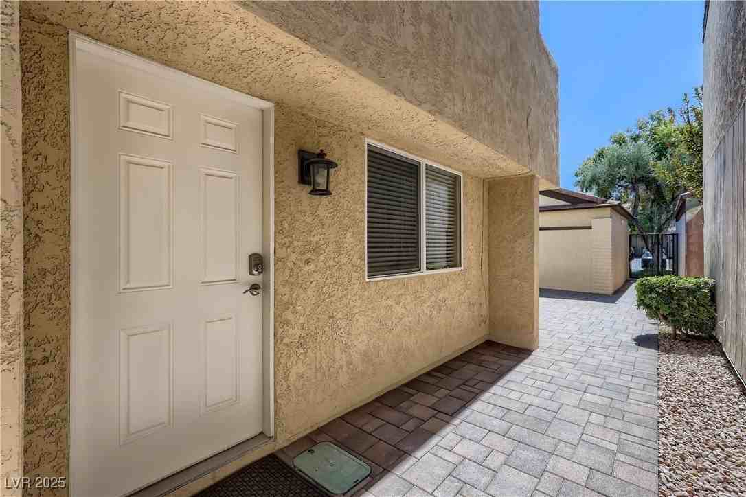 3173 Bel Air Dr - Photo 2 of 18