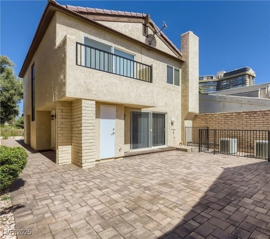 3173 Bel Air Dr - Photo 3 of 18