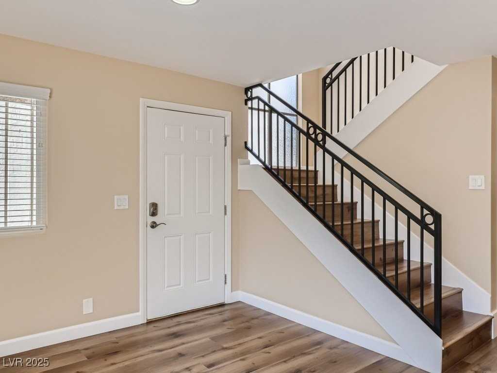 3173 Bel Air Dr - Photo 4 of 18