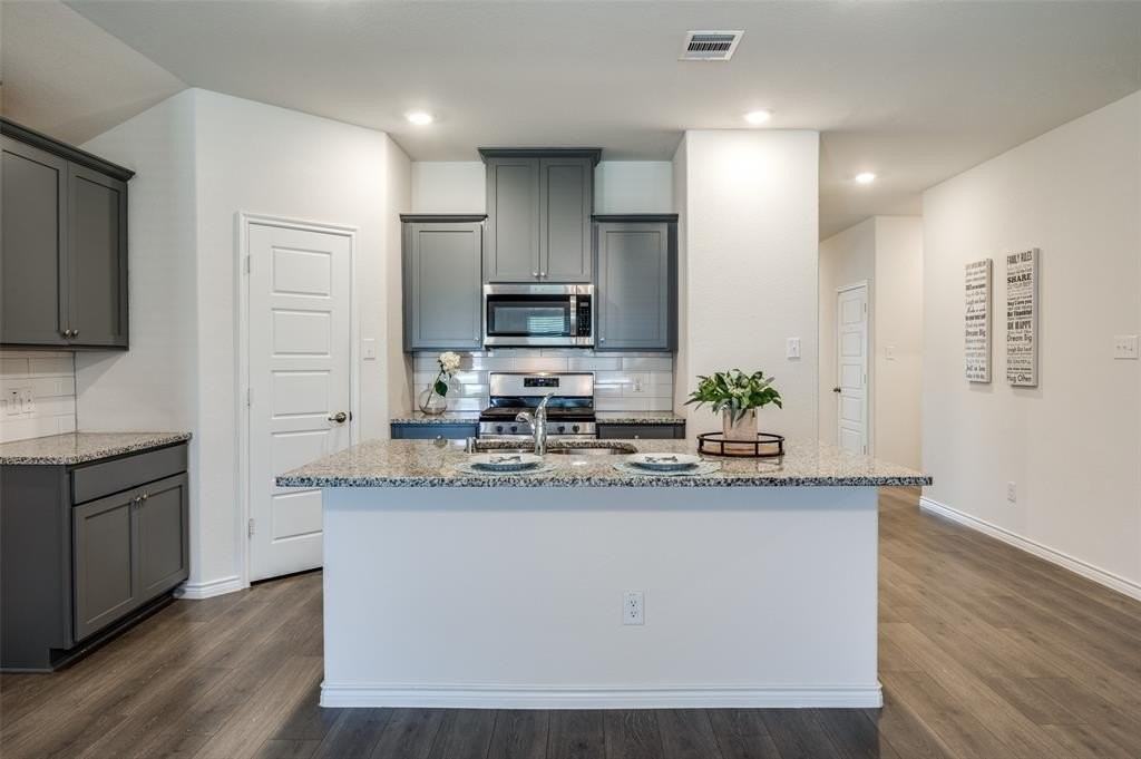 6409 Windsor Ln - Photo 5 of 20