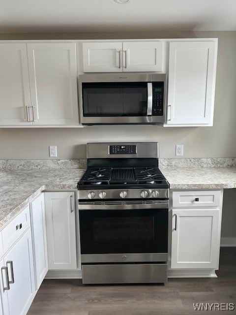 330 Mang Ave - Photo 4 of 10