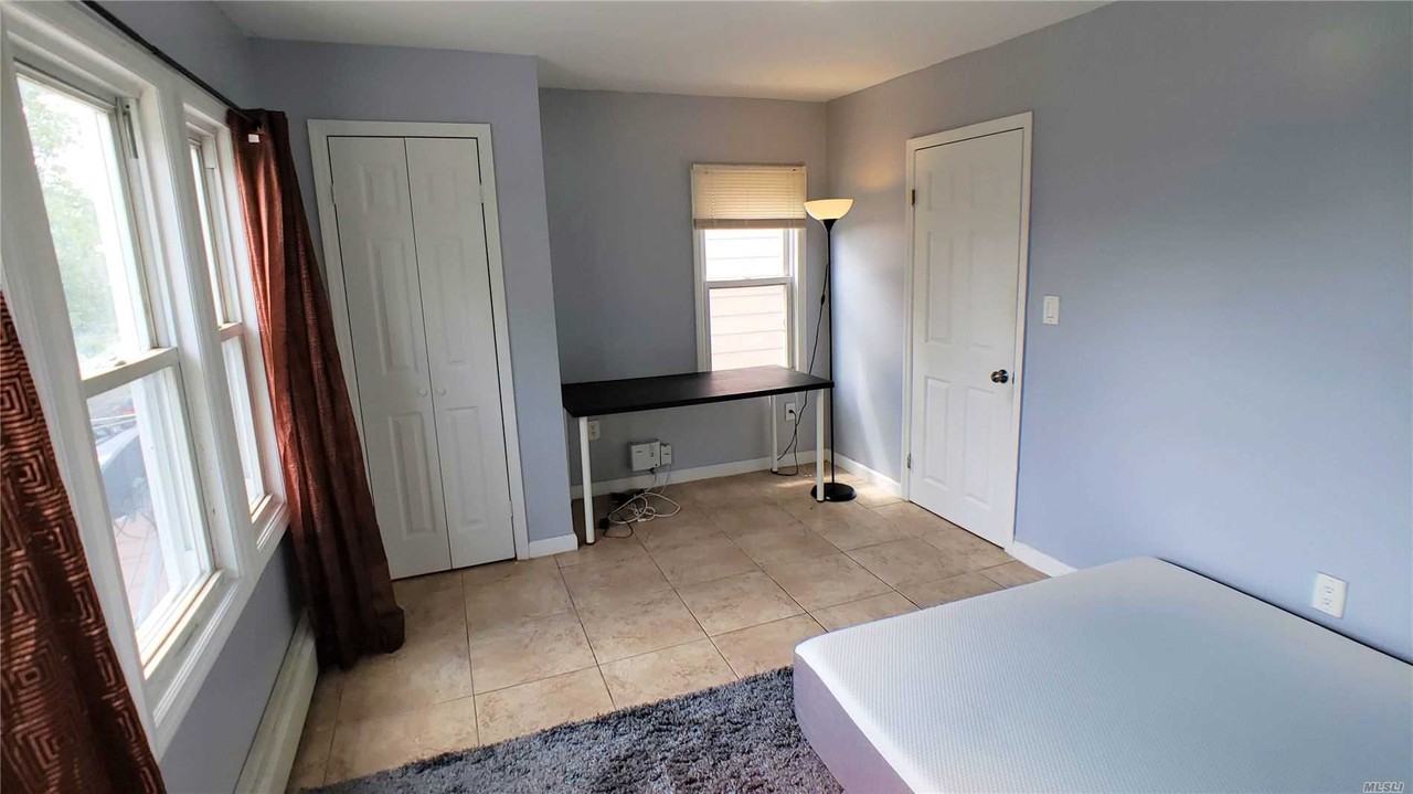 15829 76th Ave #2 Fl - Photo 2 of 17