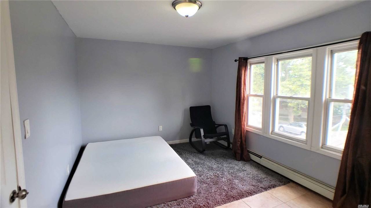 15829 76th Ave #2 Fl - Photo 4 of 17