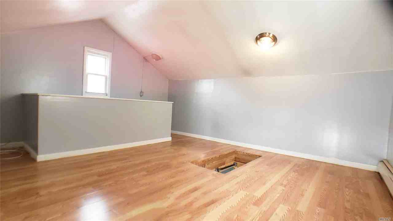 15829 76th Ave #2 Fl - Photo 6 of 17