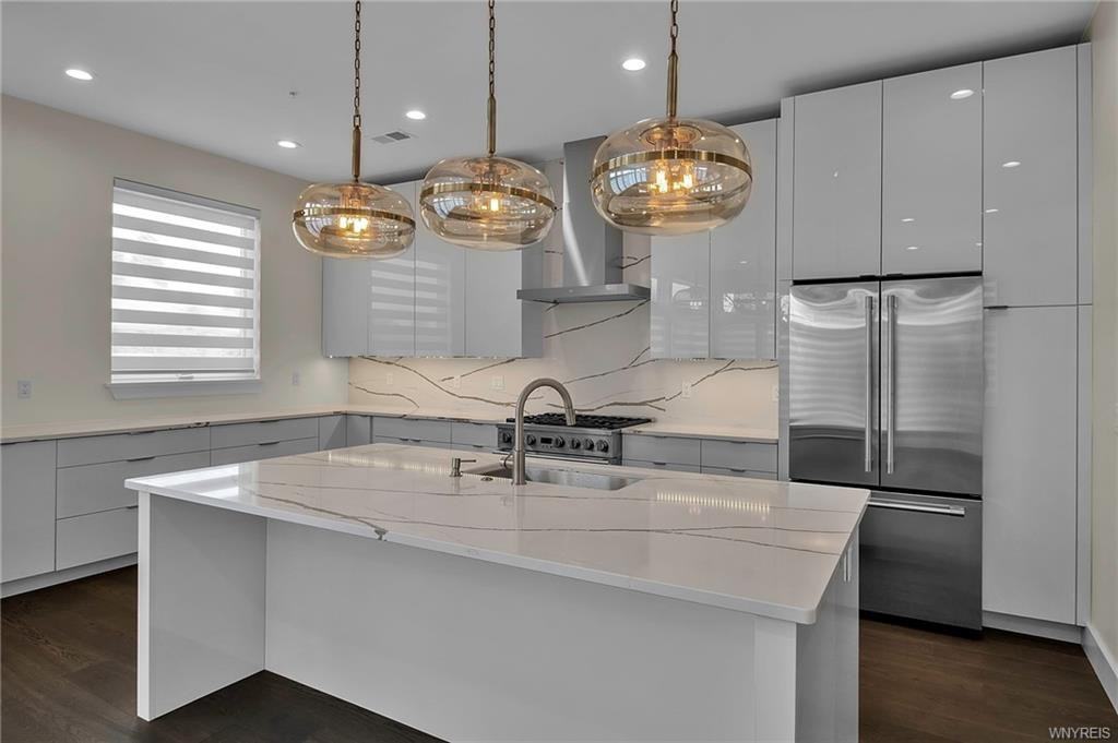 262 Lakefront Blvd - Photo 3 of 50