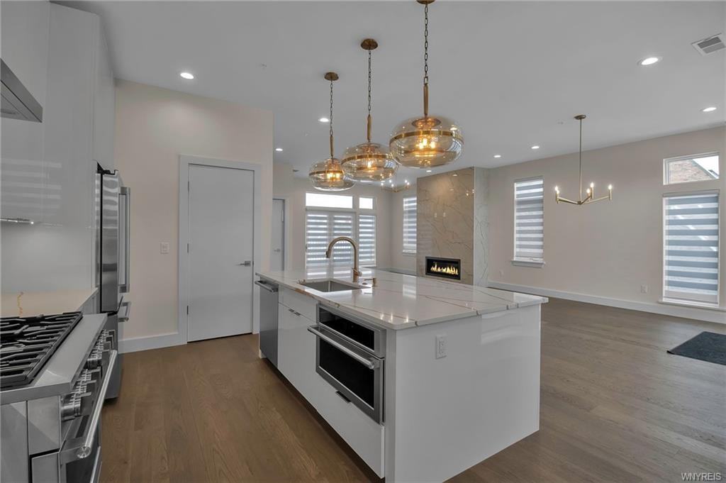 262 Lakefront Blvd - Photo 6 of 50