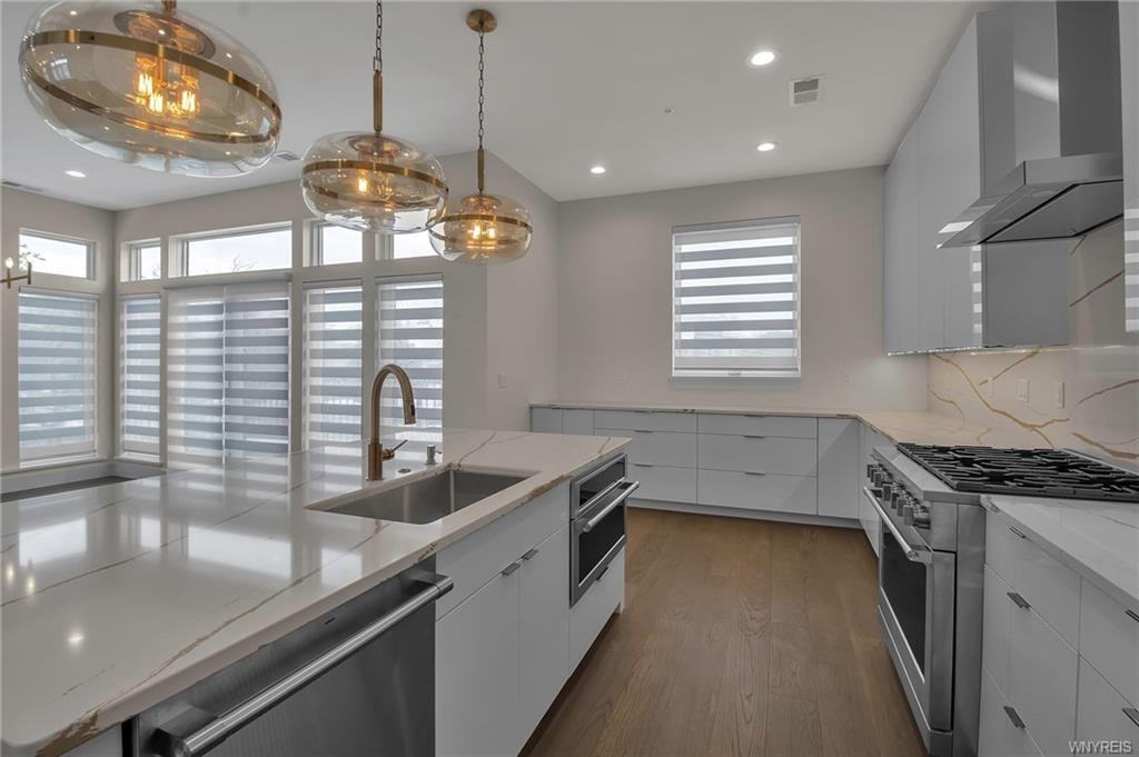 262 Lakefront Blvd - Photo 7 of 50