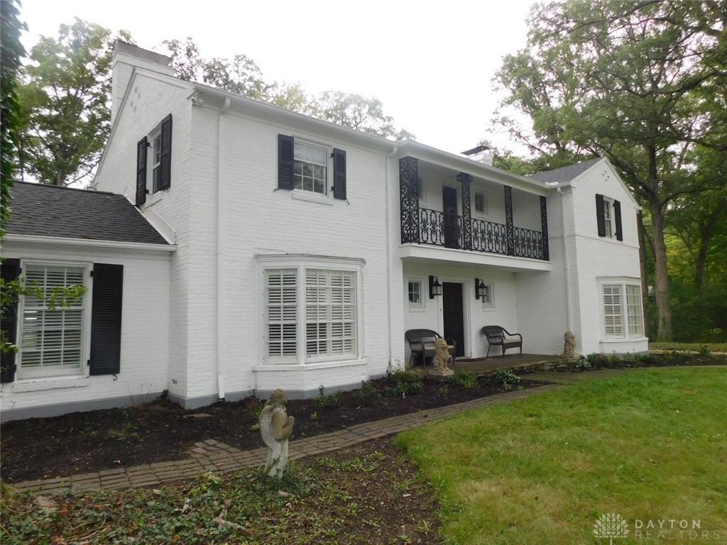 2401 Signal Hill Rd - Photo 2 of 40