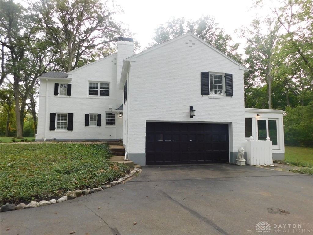 2401 Signal Hill Rd - Photo 3 of 40