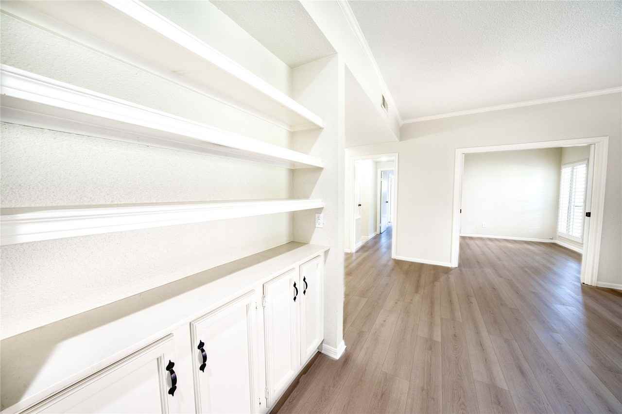 11711 Memorial Dr - Photo 4 of 37