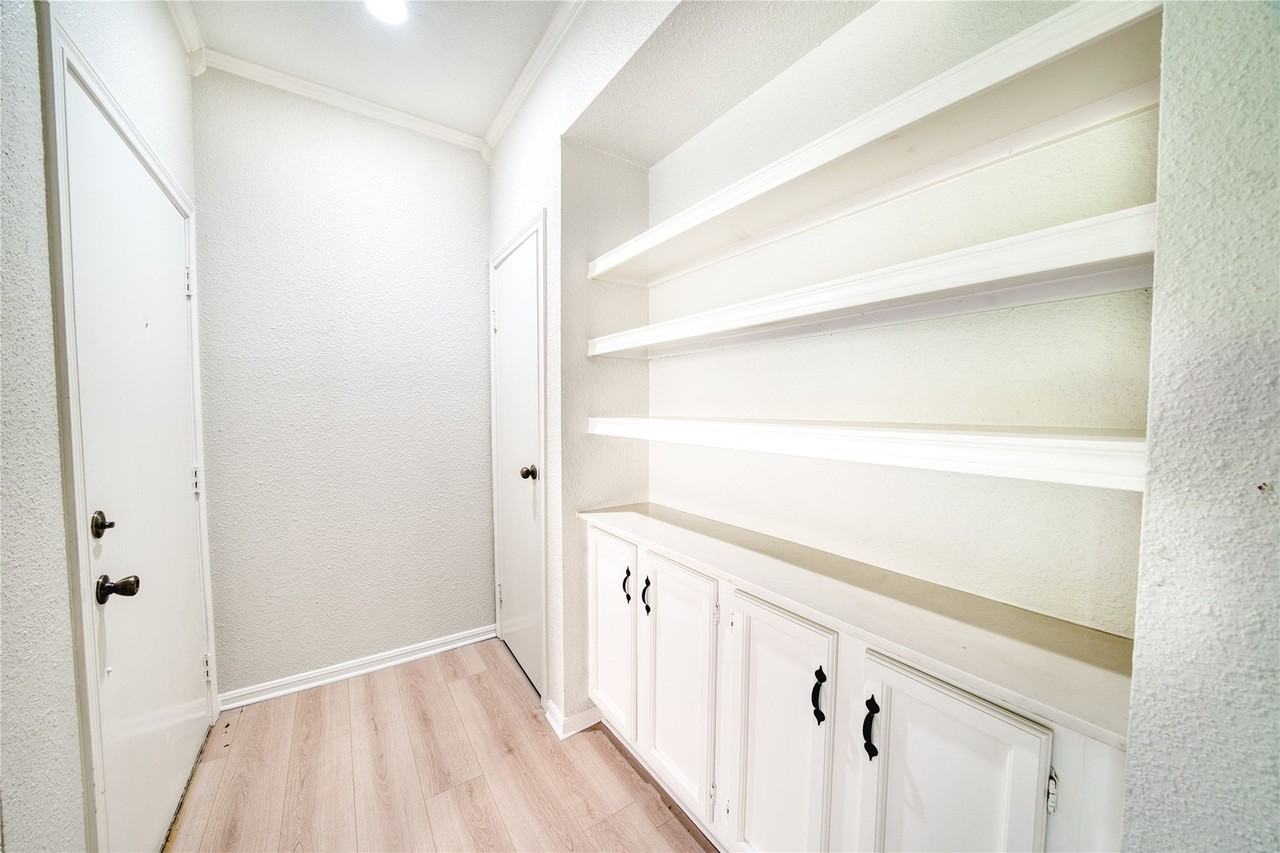 11711 Memorial Dr - Photo 5 of 37