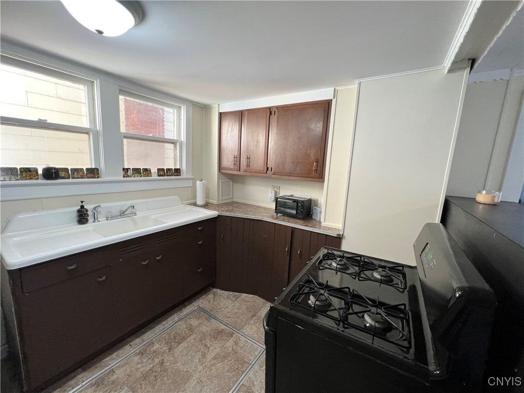 30 Governor St - Photo 7 of 20