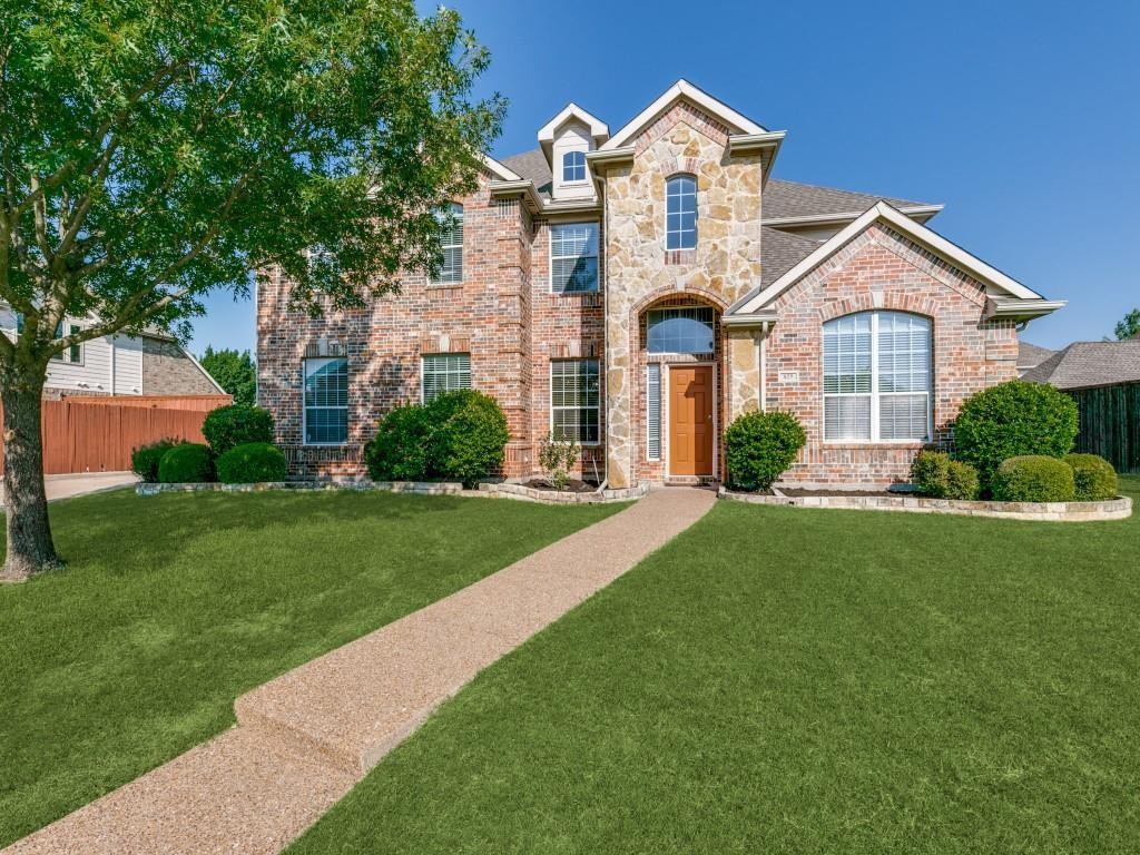 825 Dogwood Dr - Photo 2 of 13