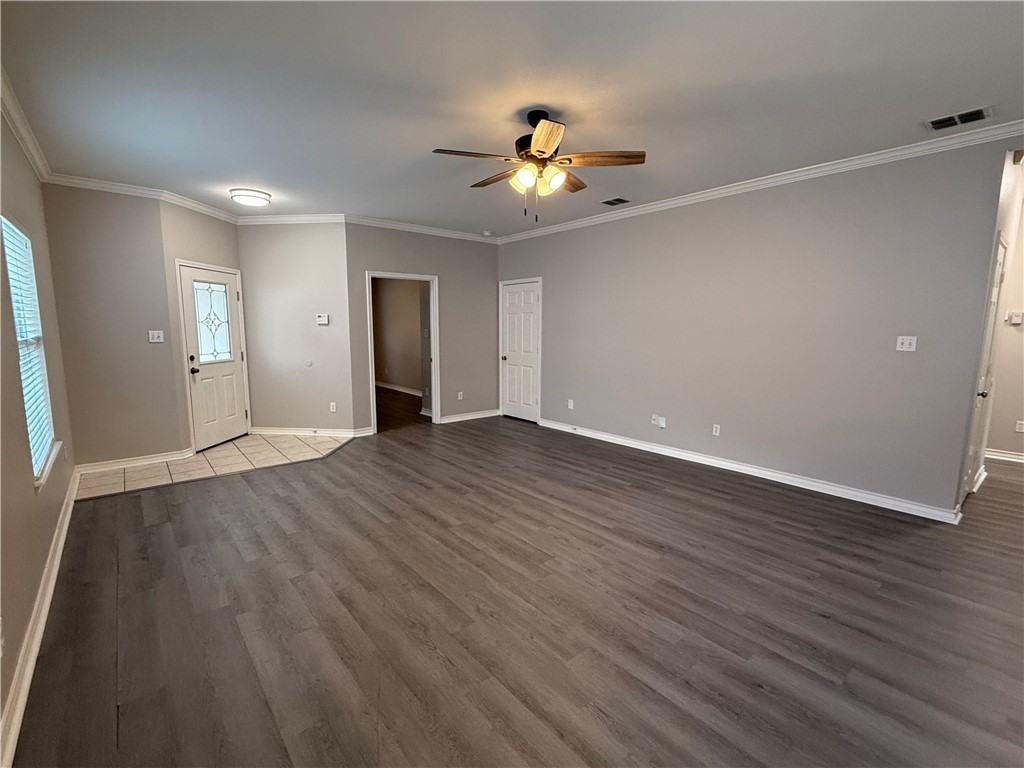 6538 Fenwick Dr - Photo 3 of 20