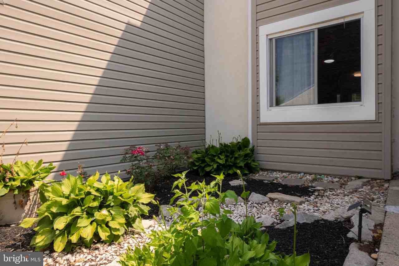 105 Roskeen Ct - Photo 3 of 23