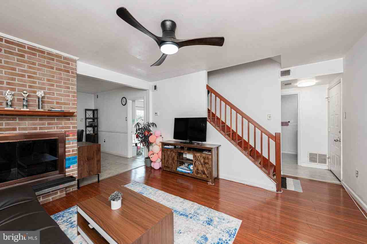 105 Roskeen Ct - Photo 5 of 23