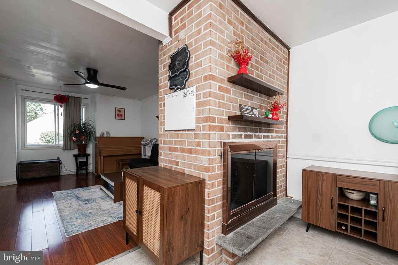 105 Roskeen Ct - Photo 7 of 23