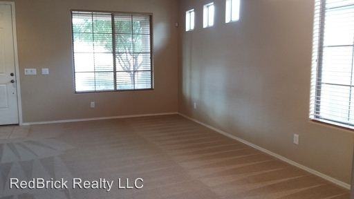 2813 S 101st Ave - Photo 2 of 9