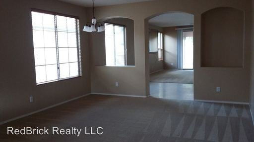 2813 S 101st Ave - Photo 3 of 9