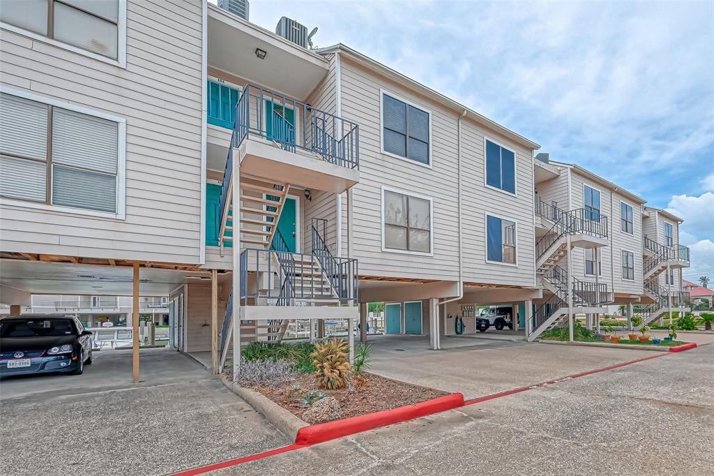 3663 Nasa Pkwy - Photo 3 of 45