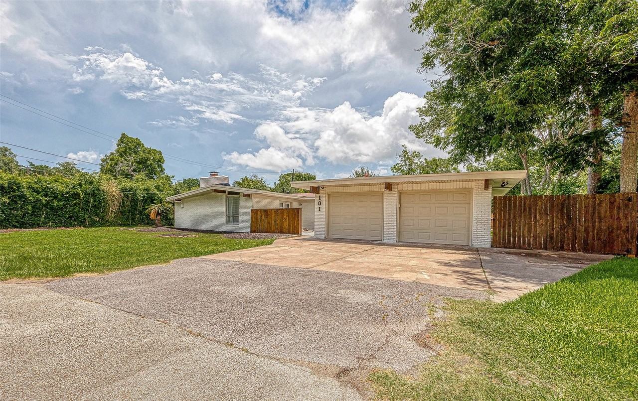 101 Raider St - Photo 3 of 46