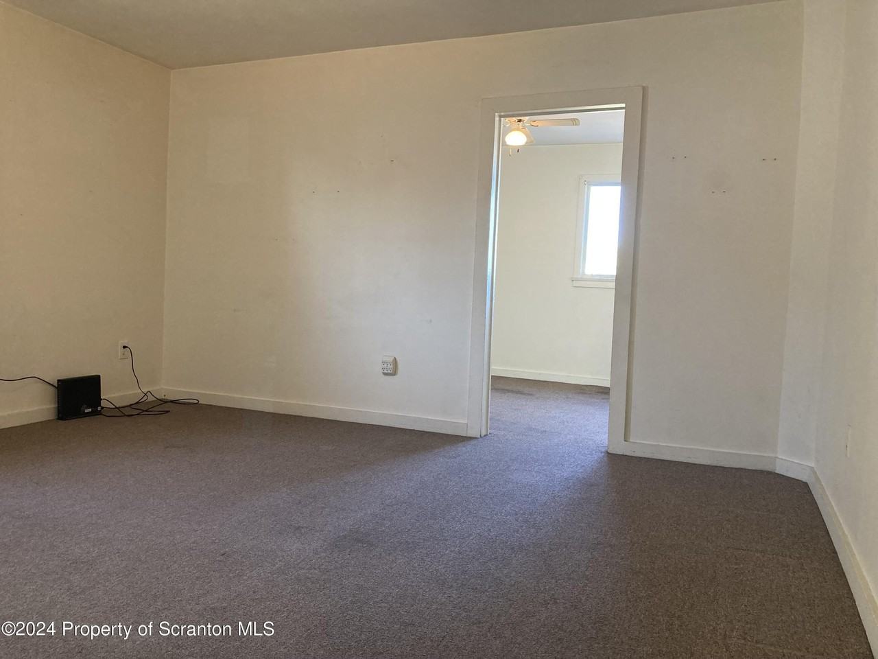 1209 Reynolds Ave - Photo 3 of 10