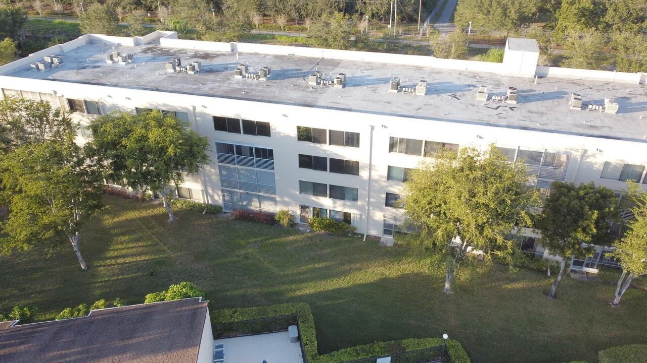 3154 Via Poinciana 305 - Photo 3 of 50