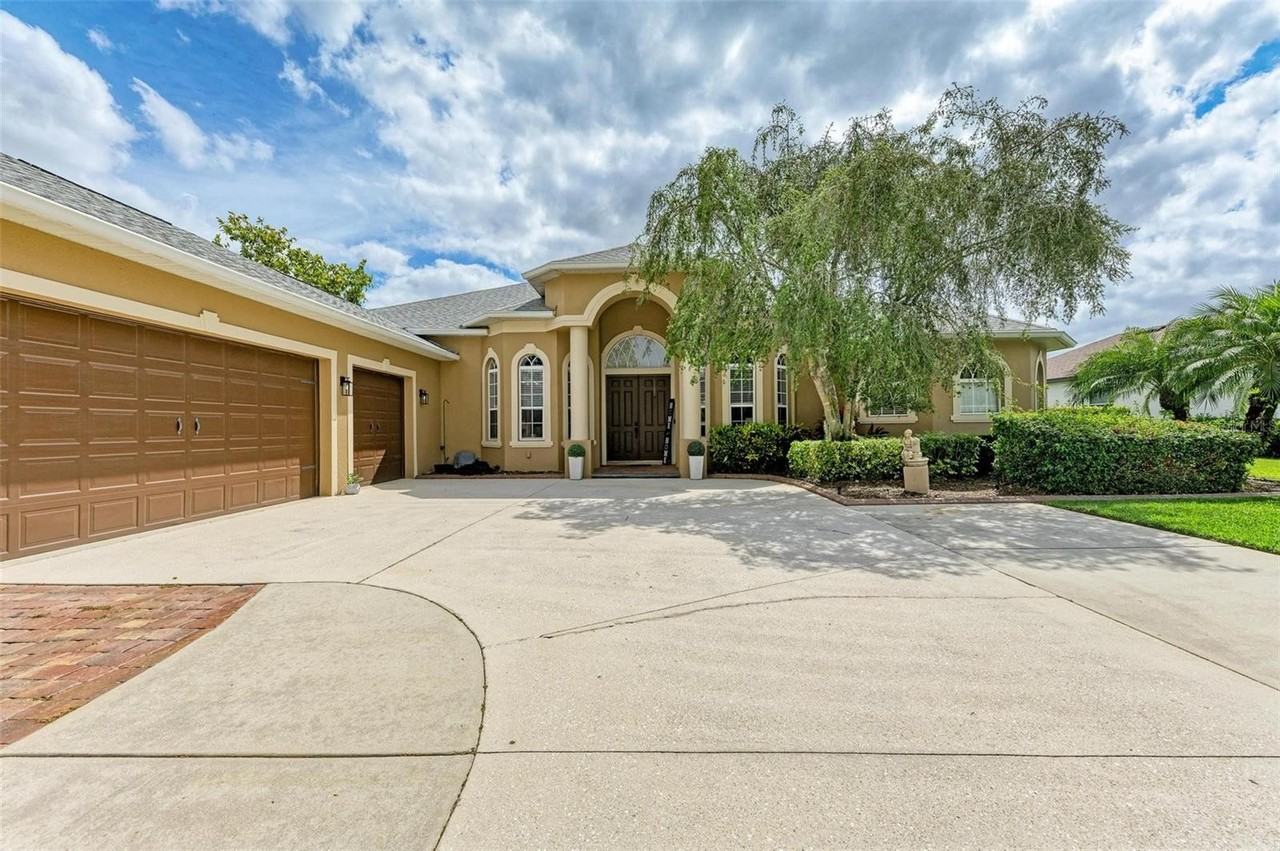 2410 Twin Rivers Trl - Photo 3 of 50