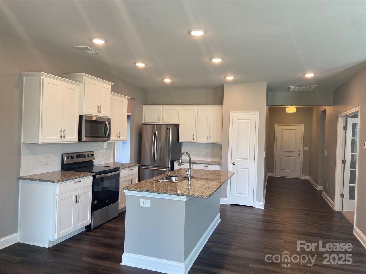 4610 Walking Path Dr - Photo 3 of 12