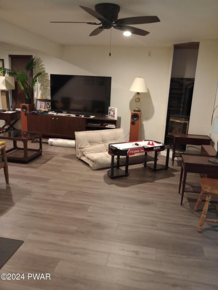 100 Willow Drive - Photo 4 of 30