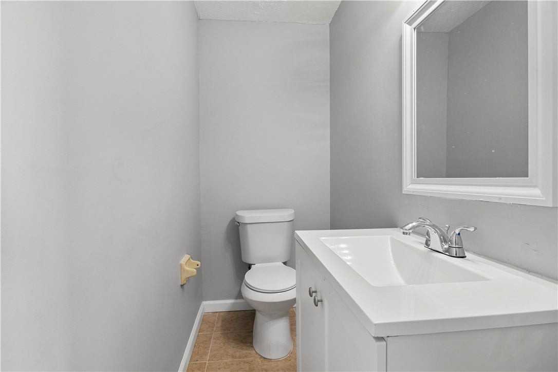 251 Baird St - Photo 7 of 10