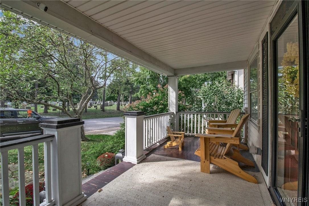 25 Reist St - Photo 3 of 30