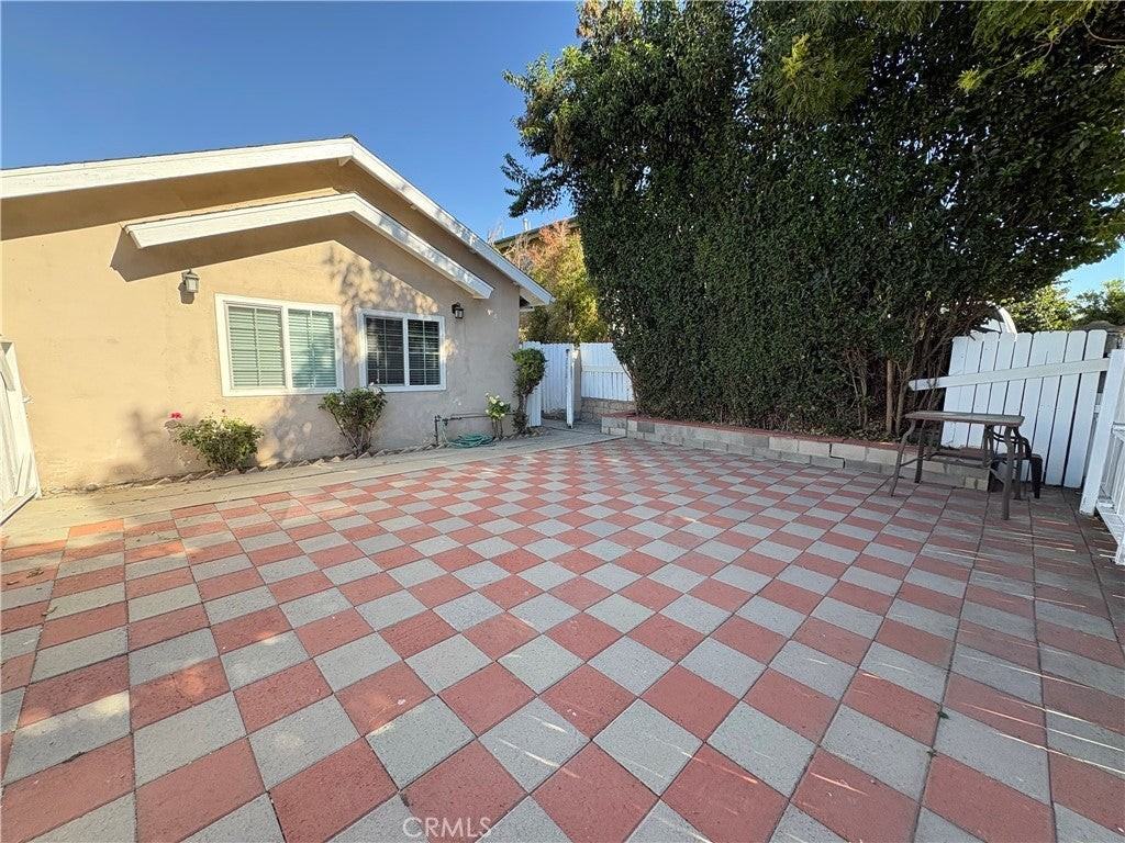 19113 Schoenborn St - Photo 2 of 12