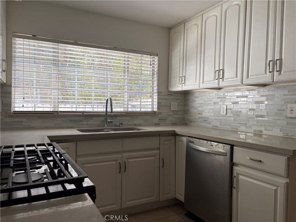 19113 Schoenborn St - Photo 4 of 12