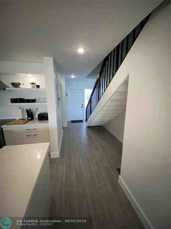 11011 N Lakeview Dr - Photo 3 of 8