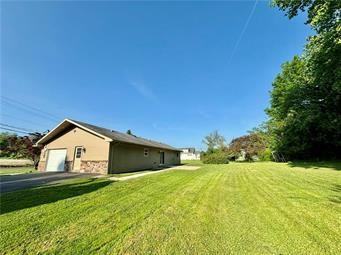 2566 Community Dr - Photo 3 of 13