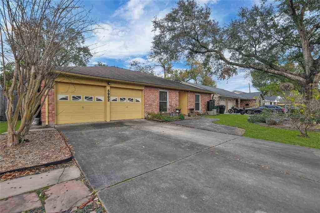 5902 Jim St - Photo 2 of 28