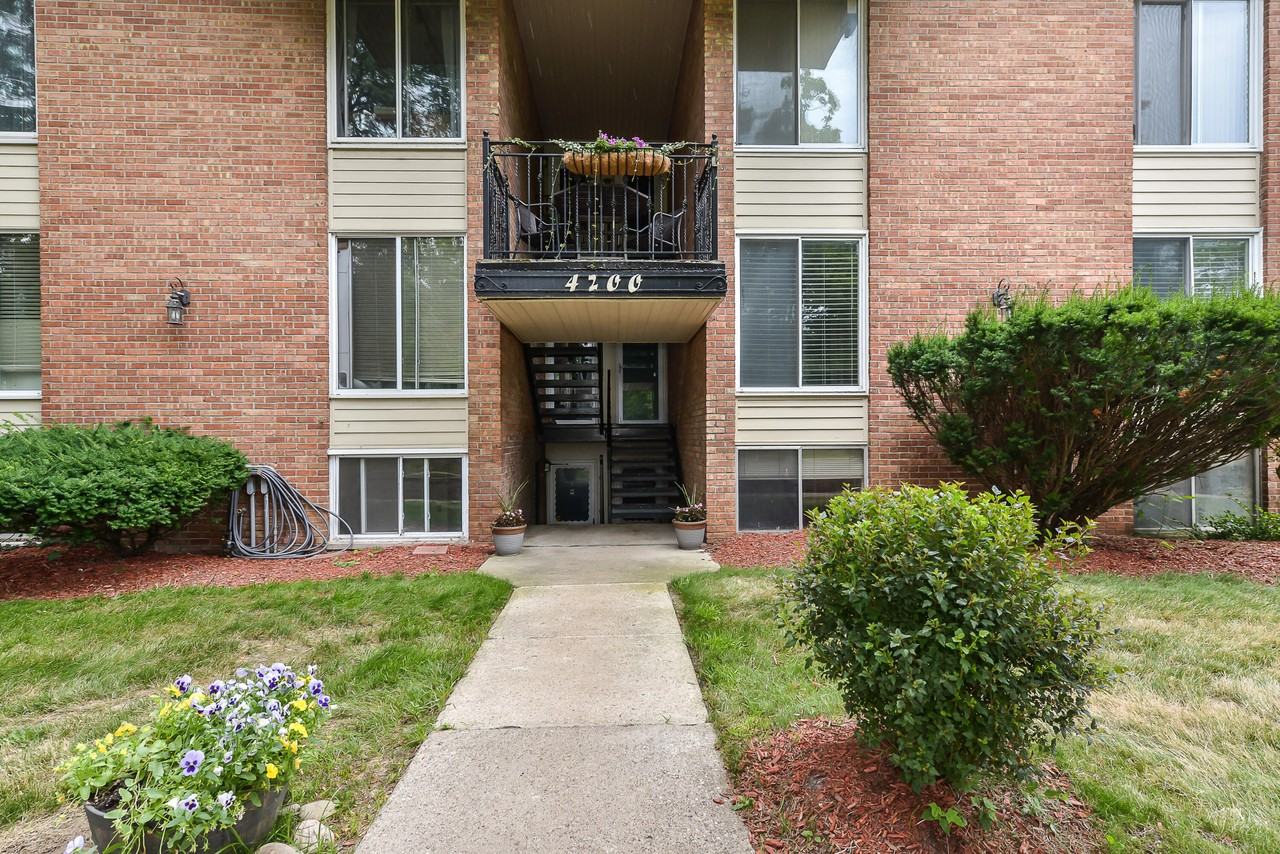 4200 Packard St Apt 4 - Photo 5 of 27