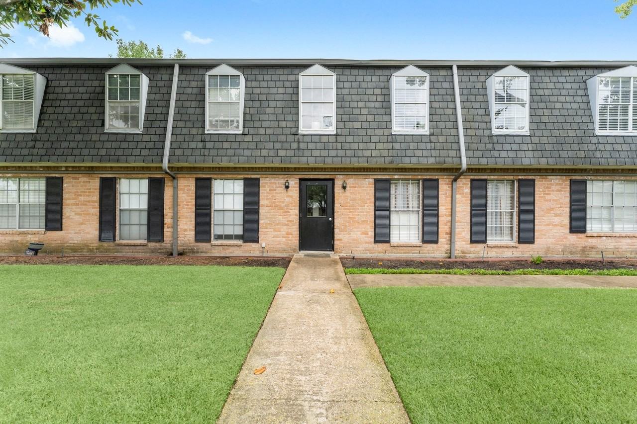 9001 Gaylord Dr - Photo 2 of 31