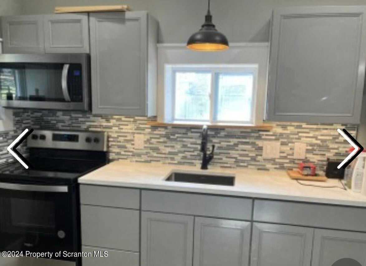 124 1st St - Photo 2 of 7