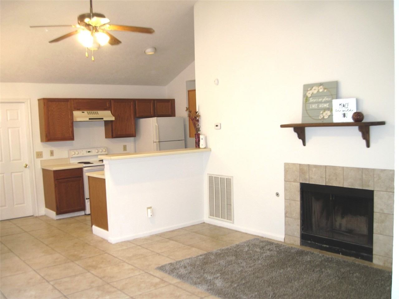 1331 Bonanza Rd - Photo 3 of 15