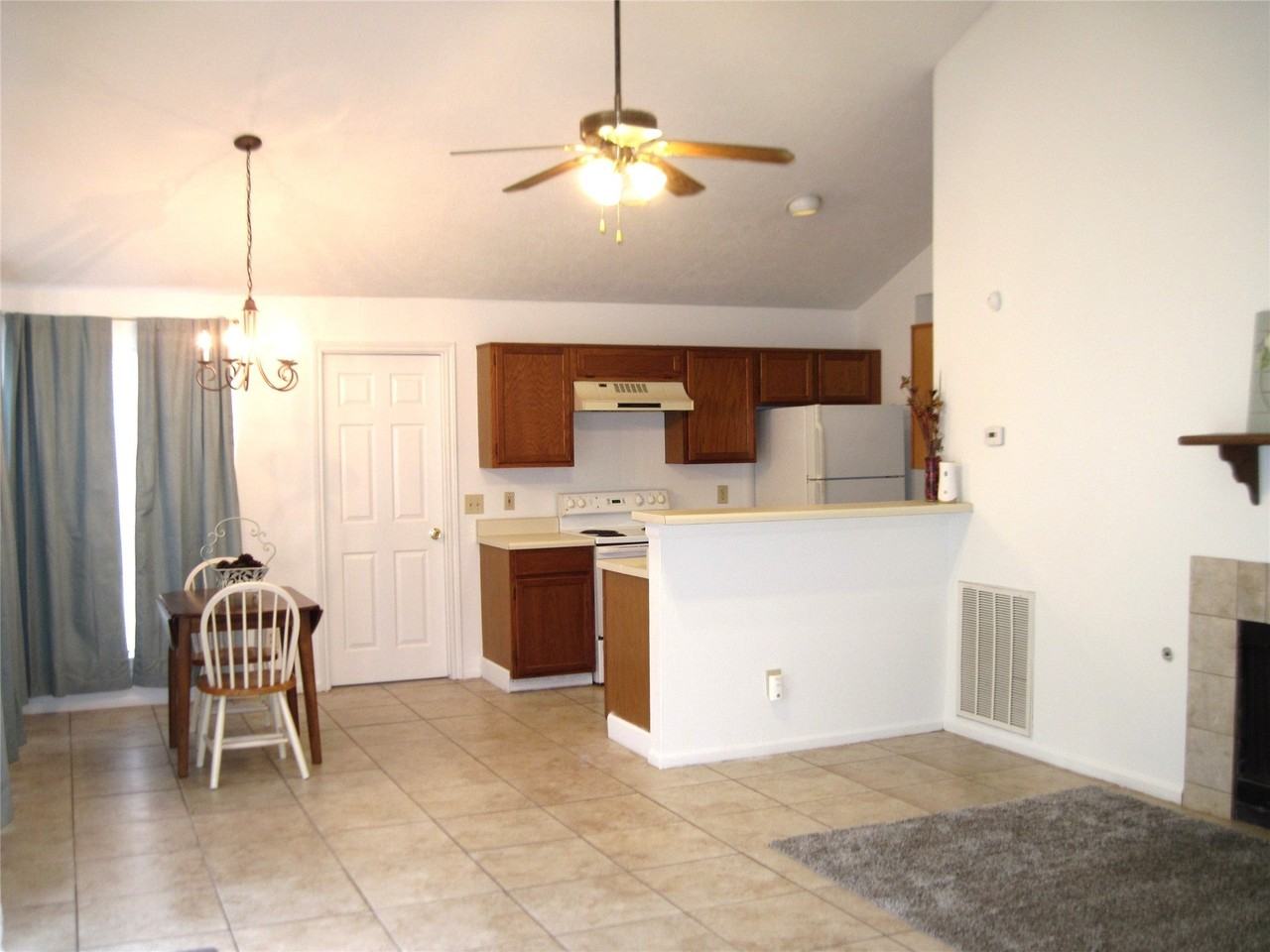 1331 Bonanza Rd - Photo 4 of 15