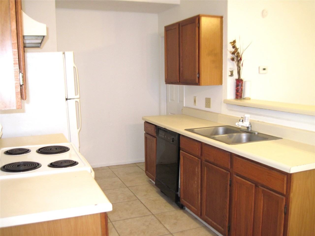 1331 Bonanza Rd - Photo 7 of 15