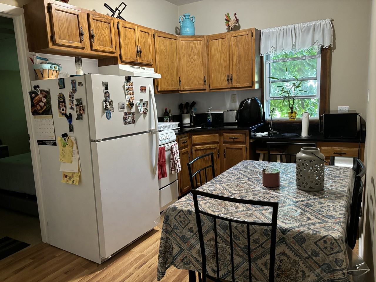 52 Carleton Ave Apt 1 - Photo 3 of 6