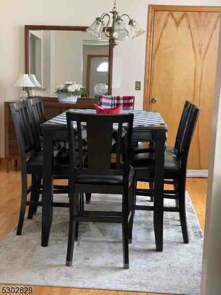 304 John St - Photo 5 of 10