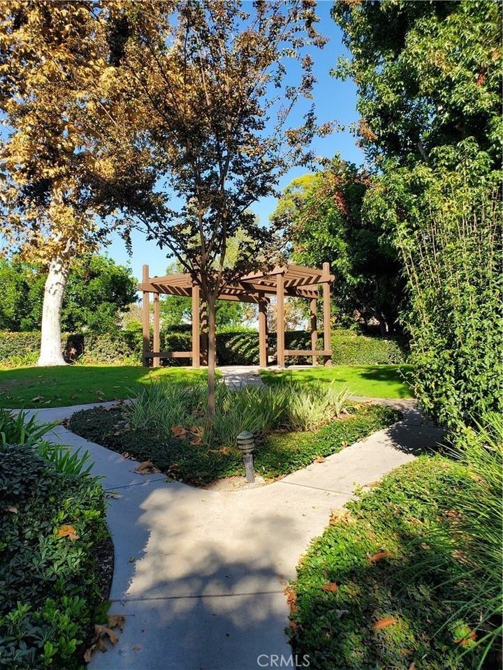 11097 Linda Ln - Photo 3 of 24