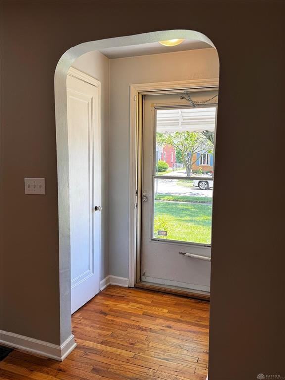 1023 Warwick Pl - Photo 3 of 17