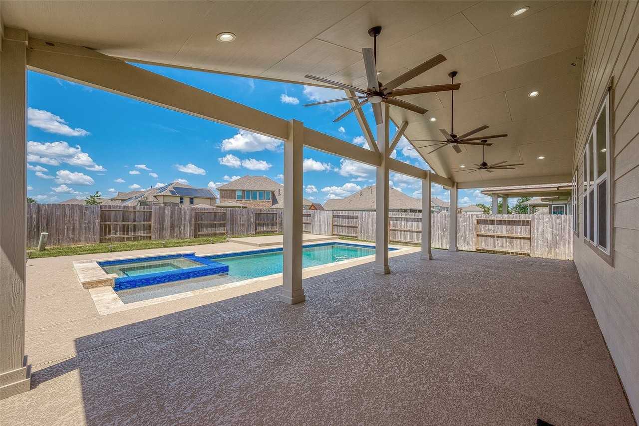 11230 Willamer St - Photo 2 of 49