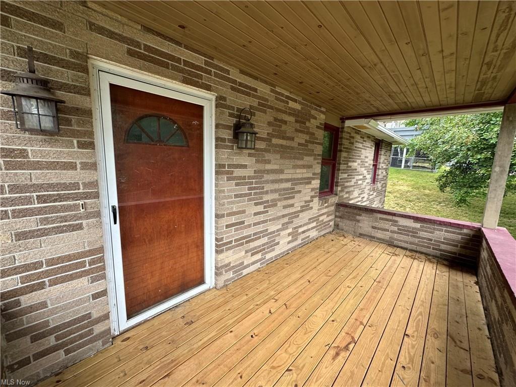 1204 Hayes Ave - Photo 3 of 13