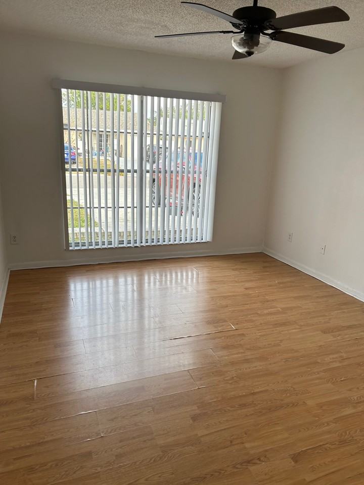 6712 Swain Ave - Photo 3 of 14